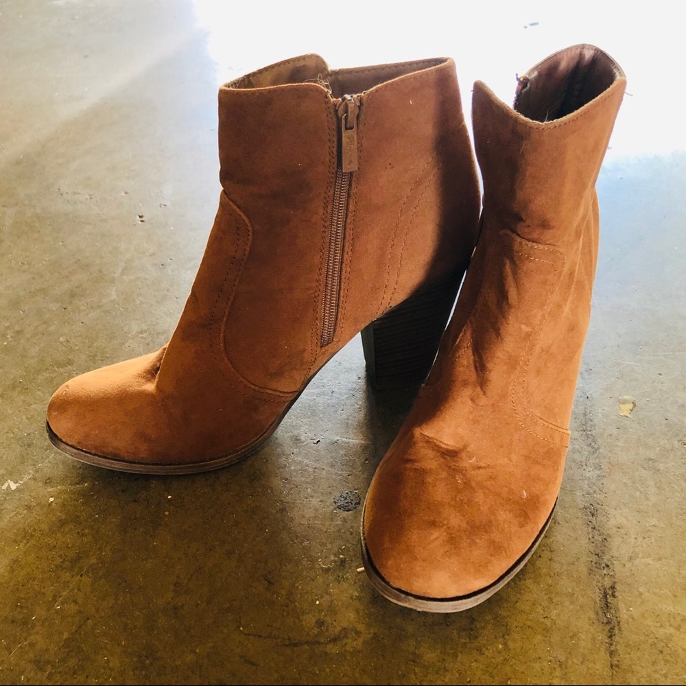 Size 11 Women’s Cognac Booties
